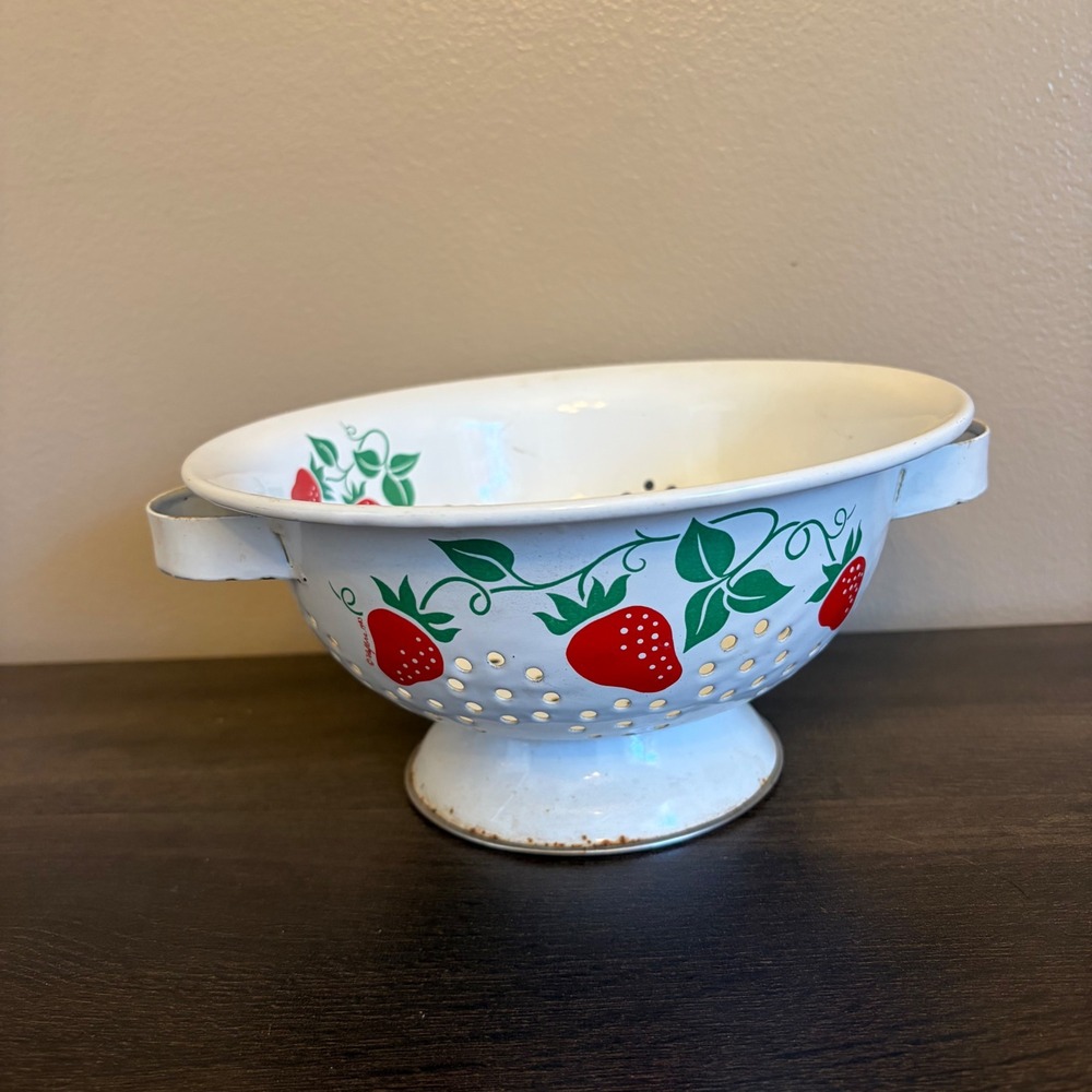 Vintage 1983 Teleflora Strawberry Enamel Colander Strainer White Red Green 80s
